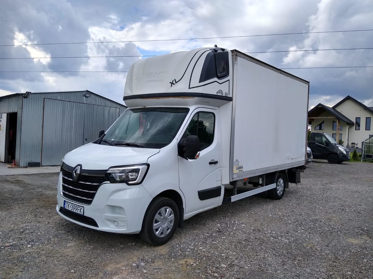 Renault Master kontener z windą na 8 europalet — przeprowadzki Kielce